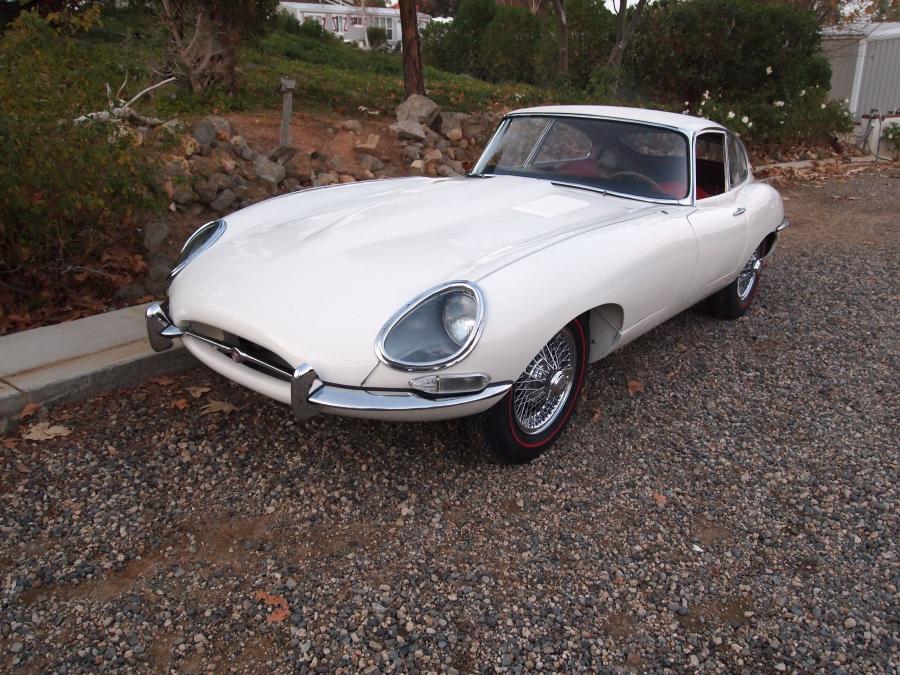 Jaguar E-Type Fixed Head Coupe (Series I) '1964